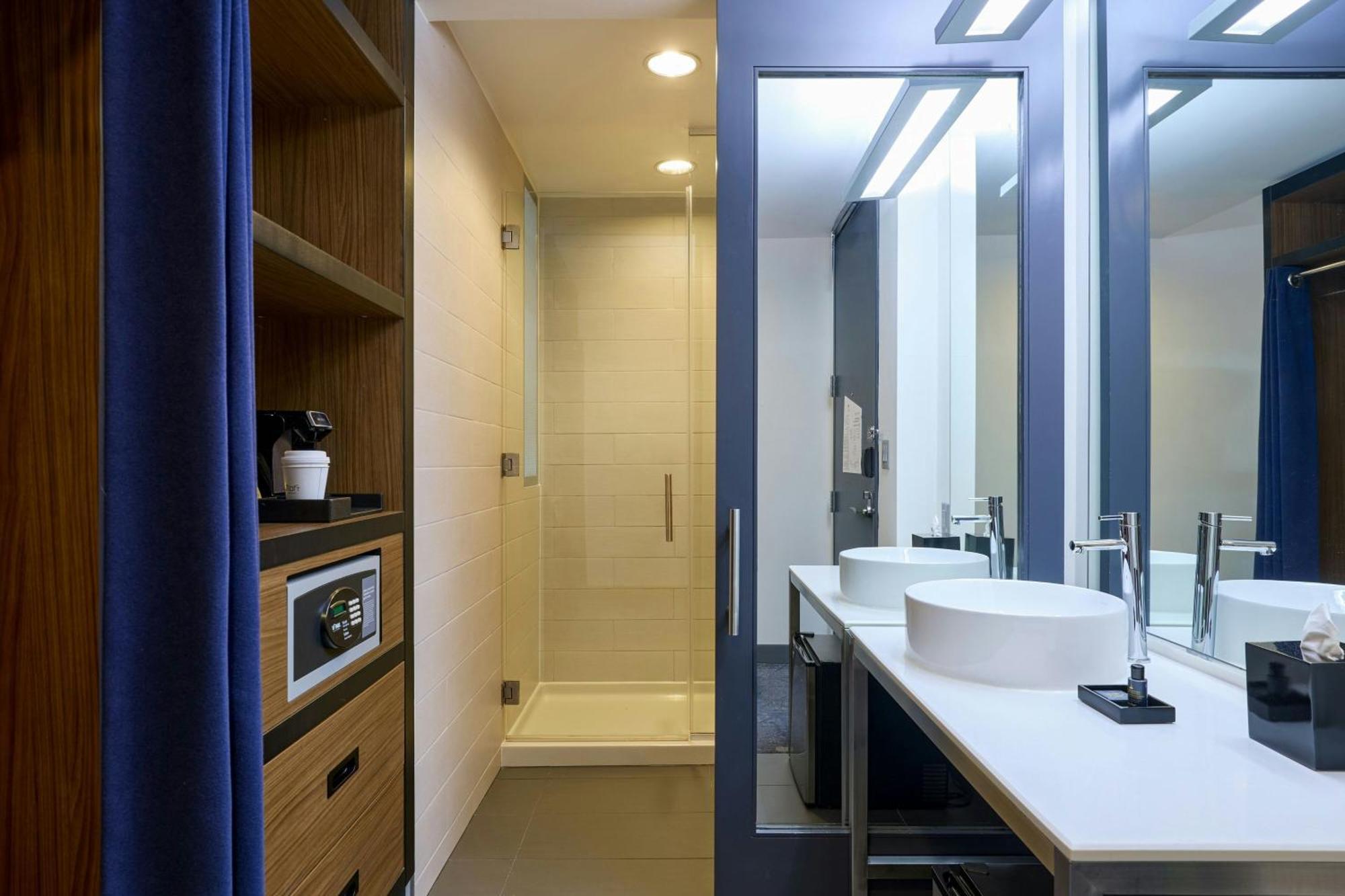 Отель Aloft Durham Downtown Экстерьер фото