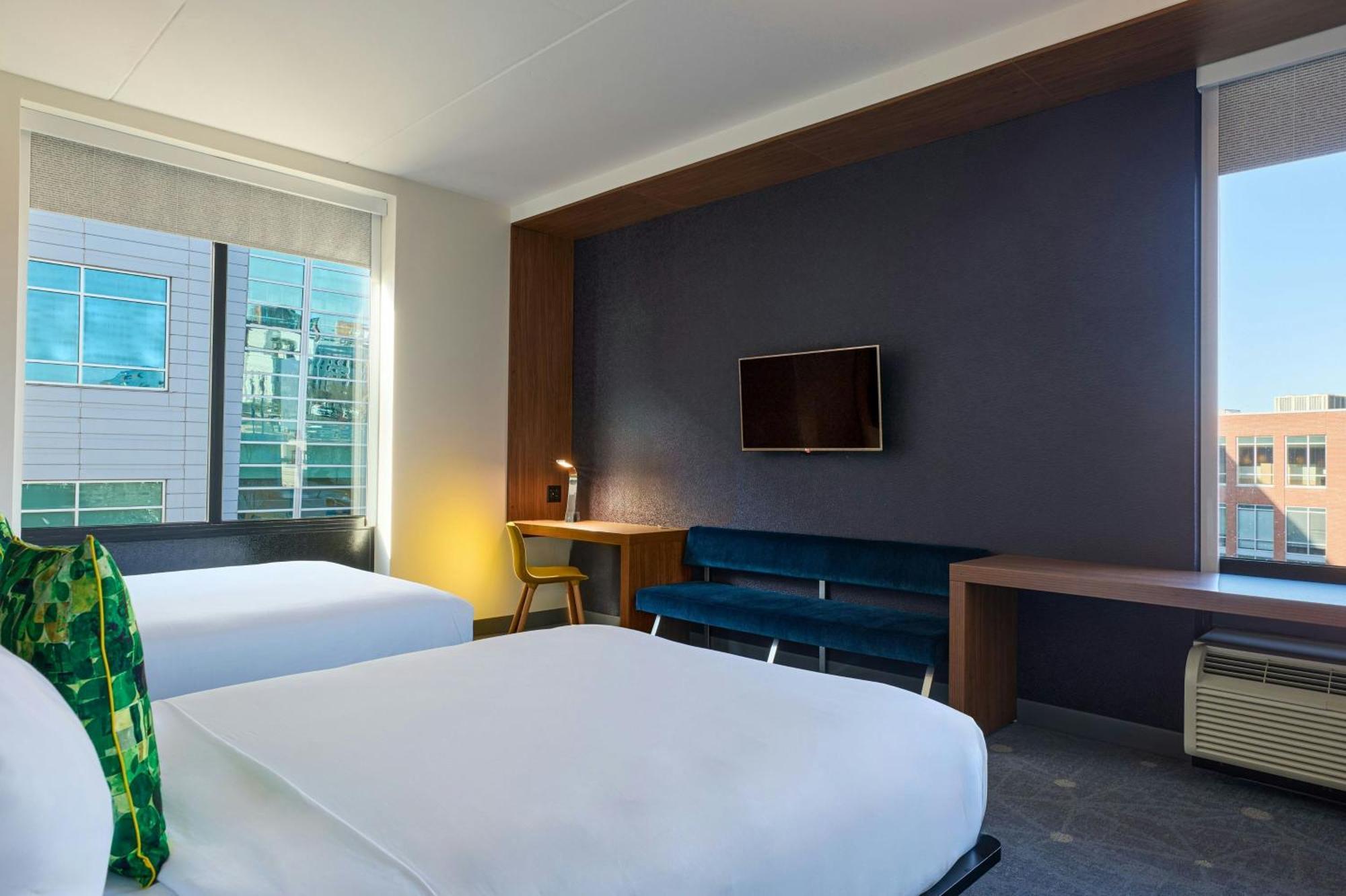 Отель Aloft Durham Downtown Экстерьер фото