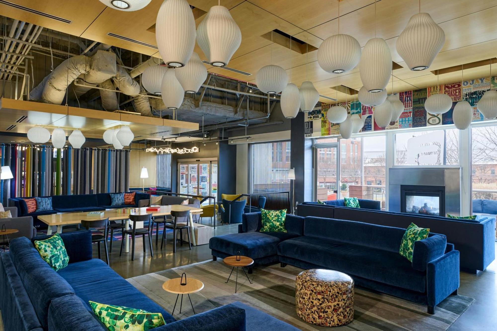 Отель Aloft Durham Downtown Экстерьер фото