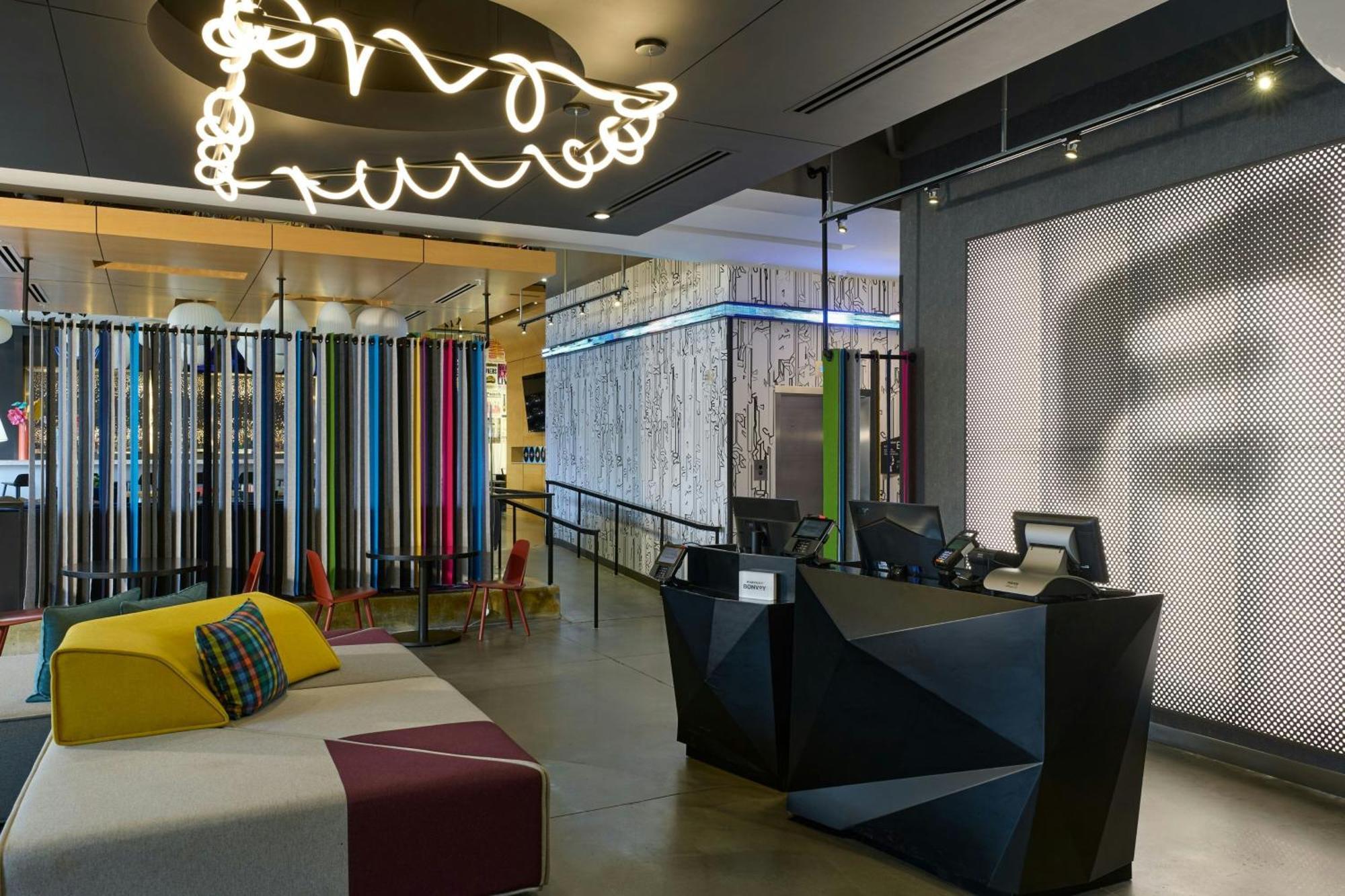 Отель Aloft Durham Downtown Экстерьер фото